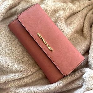 Michael Kors Saffiano Leather trifold Wallet